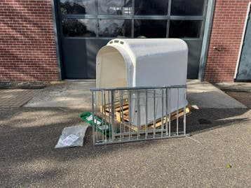 Calf-o-tel plus met 4-delig hekwerk, Opfok