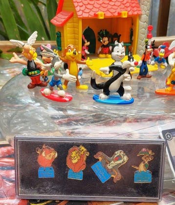 Ensemble thématique Disney dont Bully, Warner Bros., Pet, Nieuw