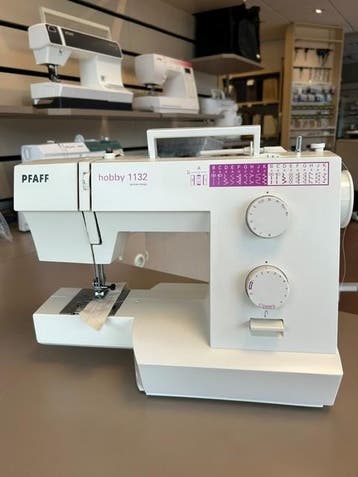 Pfaff 1132 naaimachine bij de naaimachine speciaalzaak, Gebruikt, Pfaff