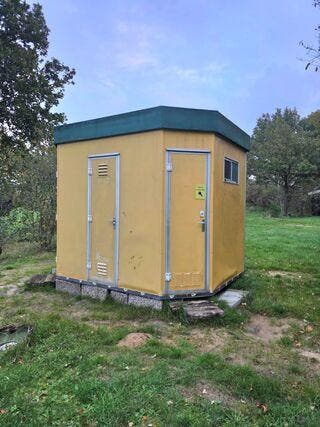 Dubbel sanitair huisje camping, NVT, Basis, geel, Caravans en Kamperen, Nieuw