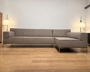 NIEUW Design on Stock Bloq Hoekbank Grijs + GARANTIE, Huis en Inrichting, Design Bank Bankstel Zetel Hoekbank Design on Stock