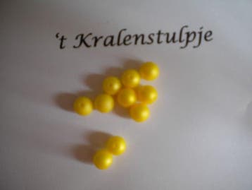 20 x Acryl parel rond mat geel  8mm (Allerlei acryl kralen), Ophalen of Verzenden, Nieuw, Kraal