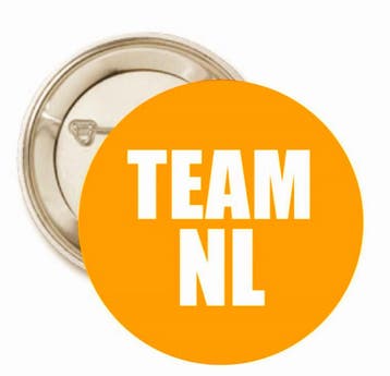 Oranje button of kleding (magneet) CREW, Ophalen of Verzenden, Nieuw, Versiering, Oranje of Koningsdag
