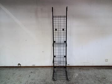 Presentatie display - B40 x D47 x H198 cm, Gebruikt
