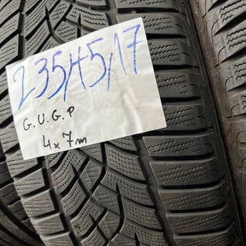 4 x Goodyear UltraGrip 235-45-17 Winterbanden 7mm, Auto-onderdelen, Banden en Velgen, Gebruikt, 17 inch, 235 mm, Band(en)