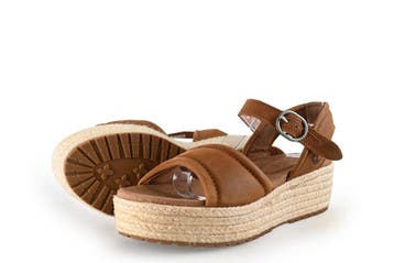Timberland Sandalen in maat 38 Bruin, Kleding | Dames, Bruin, Verzenden, Sandalen of Muiltjes, Zo goed als nieuw