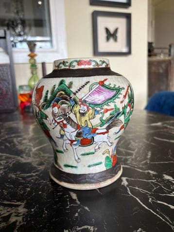 Chinese Nanking/Nanjing craquelé gemberpot met krijgerscène