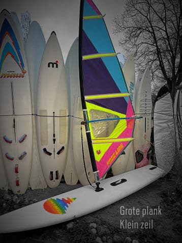 Tweedehands windsurfsets voor beginners en herintreders, Watersport en Boten, Windsurfen, Gebruikt, Complete set, Met vin(nen)