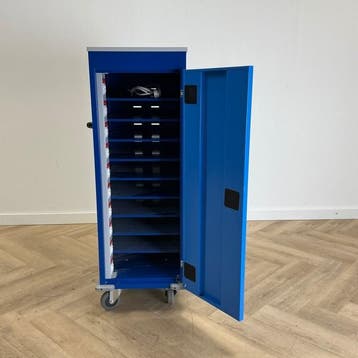 Verrijdbare trolleykast met stroomaansluiting voor 10, Ophalen of Verzenden, Gebruikt
