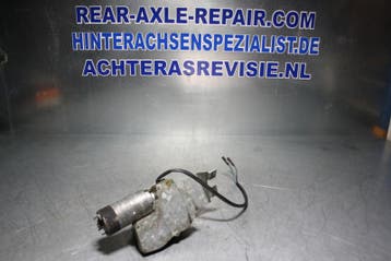 Opel Kadett D 1983 Ruitenwissermotor achter 90069657, Auto-onderdelen, Interieur en Bekleding, Verzenden, Gebruikt, Opel