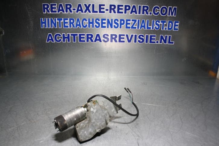 Opel Kadett D 1983 Ruitenwissermotor achter 90069657, Auto-onderdelen, Interieur en Bekleding, Gebruikt, Opel, Verzenden