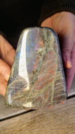 labradoriet Zeldzaam specimen - Roze + Paars + Goud