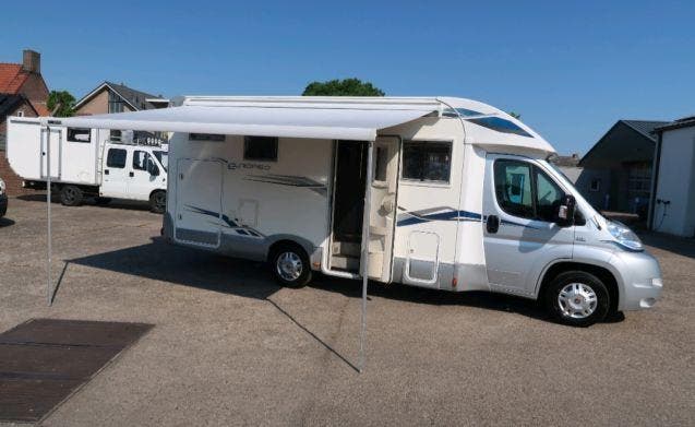 4 pers. Rimor camper huren in Roermond? Vanaf € 90 p.d. - Go, Caravans en Kamperen, Verhuur