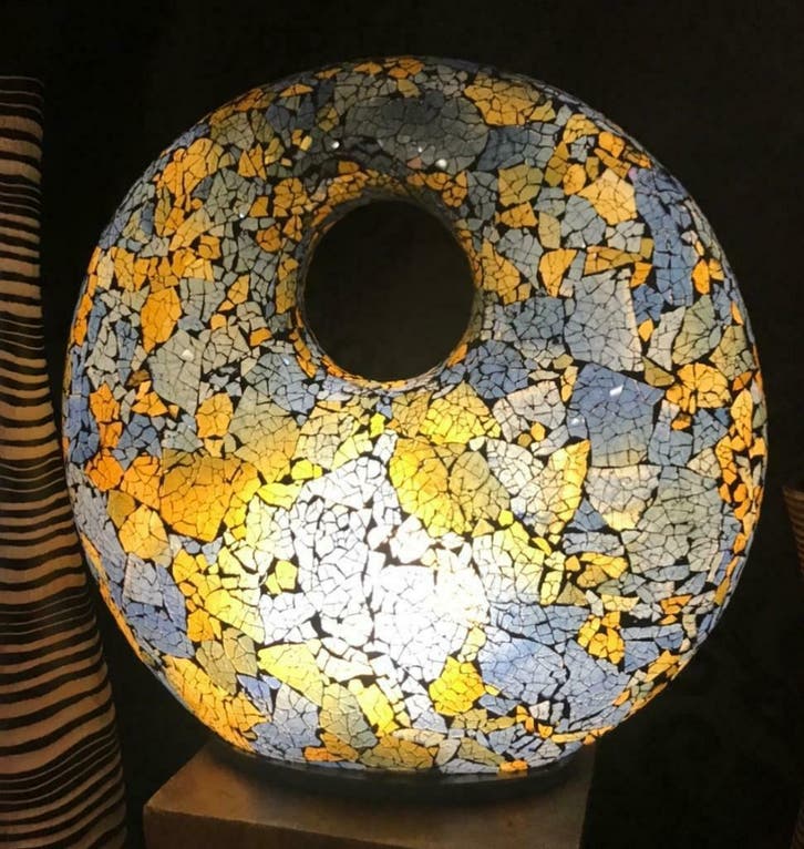 Donut glas mozaïek lamp rond NIEUW! vanaf € 55,00 ! handwerk, Huis en Inrichting, Lampen | Tafellampen, Nieuw, Glas, Minder dan 50 cm