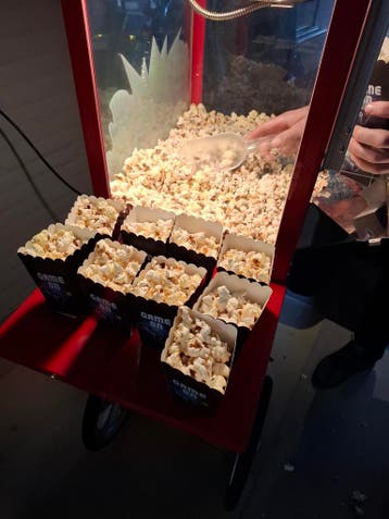 Popcornmachine te huur, Nieuw