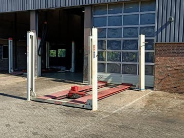 4-Koloms hefbrug met ingebouwde krik, Stertil Koni, ST-40, Nieuw