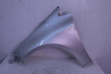 voorkant linker spatbord Toyota Corolla E21 Sedan, Auto-onderdelen, Carrosserie en Plaatwerk, Verzenden, Gebruikt