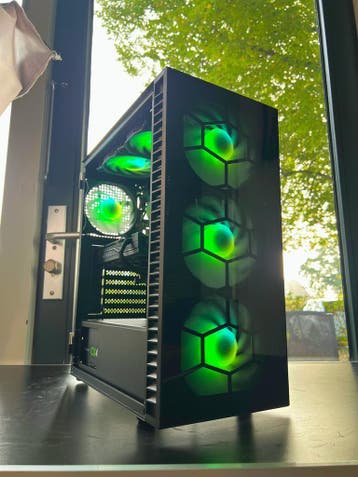 Budget RGB Game PC / Core i5 / 16GB DDR4 / RX470 8GB / SSD, Maintake, Virtual Reality, Refurbished, Ophalen of Verzenden