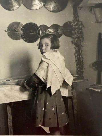 Horst P. Horst - Girl in kitschen