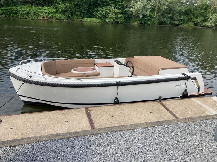 Reitdieper 635 Tender Elektrisch | Vaartijd 8 uur |, Watersport en Boten, Sloepen, Binnenboordmotor, Elektrisch, Nieuw, Polyester