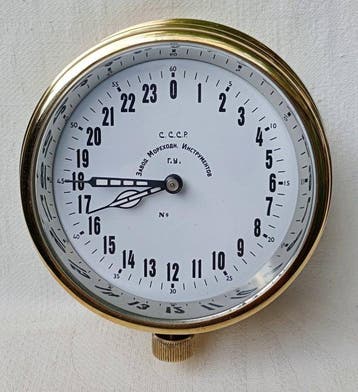 Scheepsklok - USSR. Plant of Nautical Instruments - - Gelakt