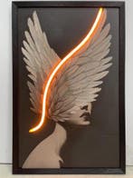 Neon Feather Art, Nieuw