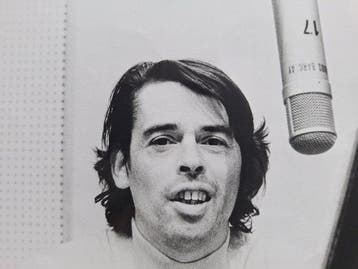 Attrib. Jean-Pierre Leloir - Jacques Brel, at the recording, Nieuw