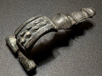 Oud-Romeins Brons Rijk versierde broche van de fijnste stijl