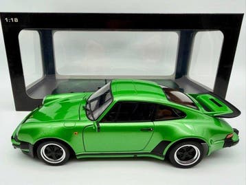 Autoart 1:18 - Modelauto - PORSCHE 911 (930) 3,0 Turbo -, Nieuw
