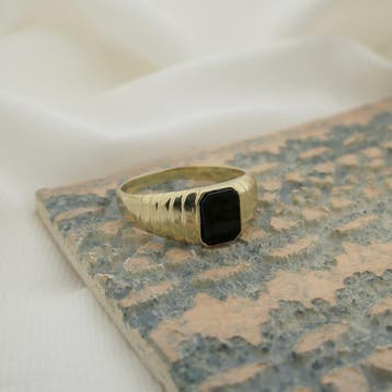 Gouden zegelring met onyx, Sieraden, Tassen en Uiterlijk, Ringen, Gebruikt, 20 of groter, Heer, Ophalen of Verzenden