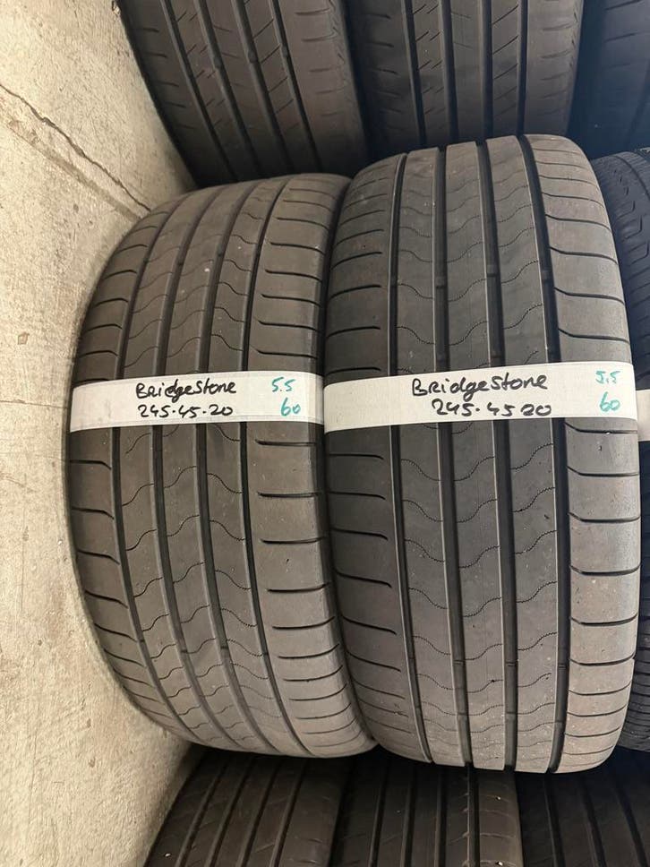245-45-20 Bridgestone Zomerbanden 5.5mm Montage 245 45 20, Auto-onderdelen, Banden en Velgen, 20 inch, Zomerbanden, 245 mm, Personenwagen