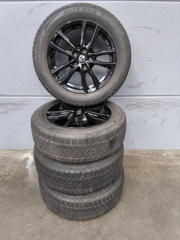 Nissan Qashqai winterset 17 inch Bridgestone Blizzak 6 mm, Banden en Velgen, 17 inch, Personenwagen, Gebruikt