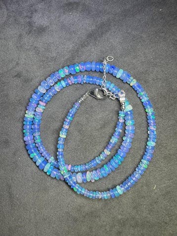 Collier van Ethiopische blauwe opalen + 925 zilver. 40,75
