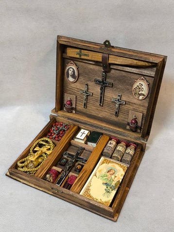 Vampierjachtkit - Hout, glas, metaal, enz. - 2020+ -, Antiek en Kunst, Antiek | Boeken en Bijbels