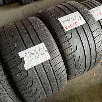 2 x Pirelli Sottozero Winter 240 295-30-19 Winterbanden 5mm, 19 inch, Gebruikt, 295 mm, Band(en)