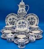 KAHLA – Indigo Zwiebelmuster – Kaffee- und Tafelservice aus