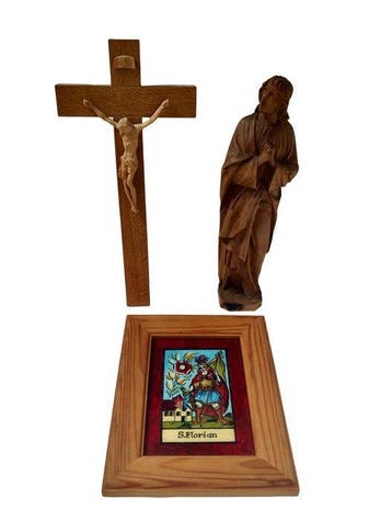 Snijwerk, Holzfigur - betende Heiligenfigur wohl Apostel, Antiek en Kunst