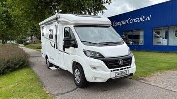 Jonge 1e klas campers A merken + Hymer buscampers als nieuw, Caravans en Kamperen, Cassettetoilet, Diesel, Tot en met 4, Ringverwarming