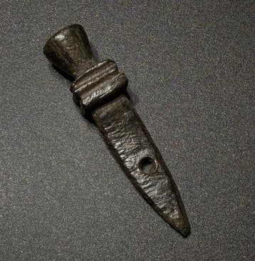 Oud-Romeins Brons Prachtig gladiatorenamulet in de vorm van