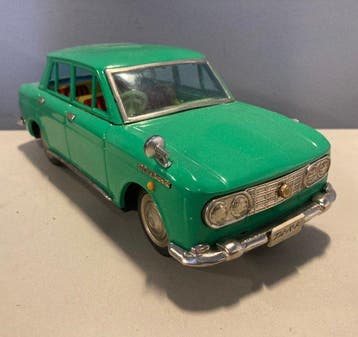 Ichiko - Blikken speelgoedauto - Datsun Bluebird 410 -, Antiek en Kunst, Antiek | Speelgoed