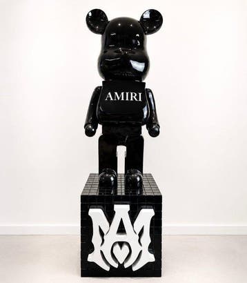 Daluxe Art - 1999 • XXL AMIRI Teddybear Display – 110 cm