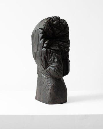 Ros Khavro - sculptuur, An abstract bust - Hand carved -