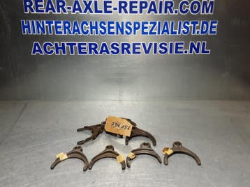 Diverse gaffels van een Opel versnellingsbak uit de jaren..., Auto-onderdelen, Verzenden, Nieuw, Opel