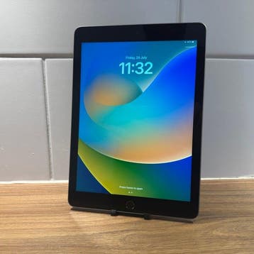 Apple iPad (5th Generation) 128GB Wifi - Mobiele telefoon, Nieuw