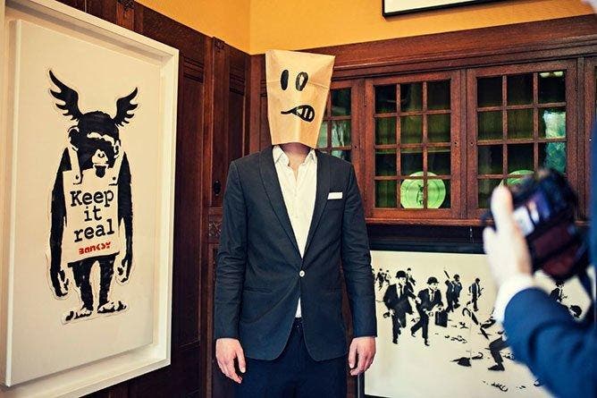 Banksy (1974) - Disguise Kit, Antiek en Kunst, Kunst | Designobjecten