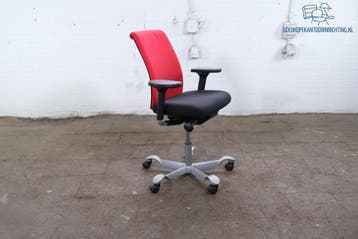 HAG bureaustoel zwart met rode rugleuning 3D-armleggers, Verzenden, Gebruikt, Bureaustoel