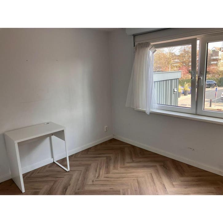 Kamer te huur aan Beatrixstraat in Halfweg - Noord-Holland, Huizen en Kamers, Kamers te huur, 50 m² of meer