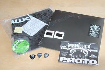 Metallica - Black Album + Memorabilia Collection - 2 x LP, Nieuw in verpakking