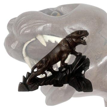 Clean-Chisel Carved Ascending Tiger Ornament - Snijwerk, Antiek en Kunst