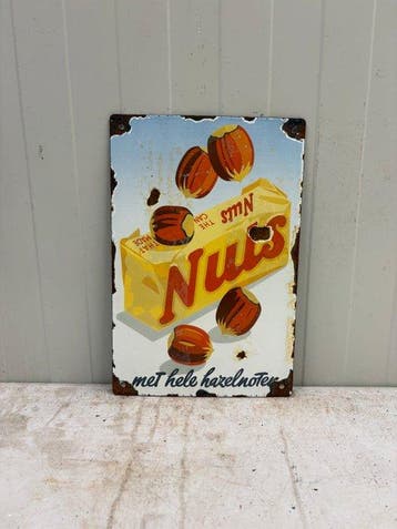 Nuts – Emaille reclamebord met hazelnoten – Klassieke